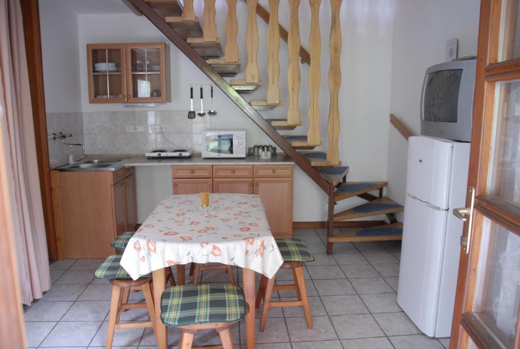 Balla Apartmanhaz Siófok Rum bild